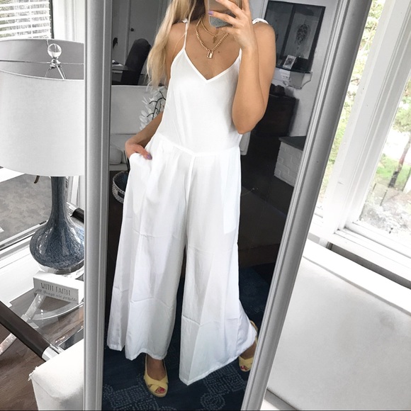 🆕 WHITE TIE SHOULDER WIDE LEG BEACH JUMPSUIT! - Picture 6 of 8